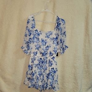 NEW, Never worn/w tags. TRIXXI Brand Kara Floral Puff Sleeve Romper; Size: L